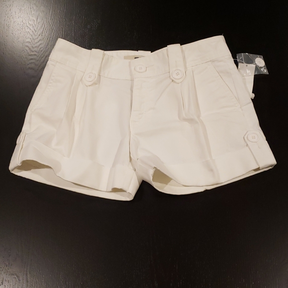 NWT! GAP shorts 4 - Picture 2 of 7